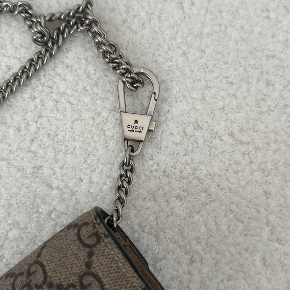 Gucci mini crossbody bag🤍 - Picture 4 of 7